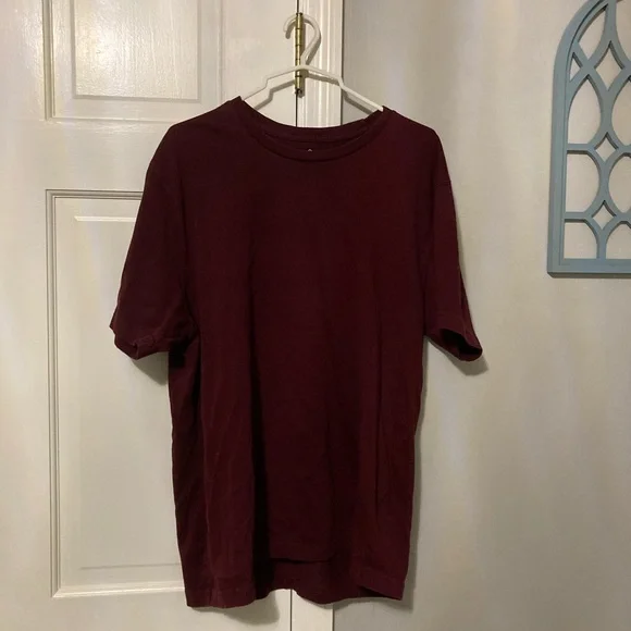 St. John's Bay Deep Red Short Sleeve Tee - Picture 1 of 4